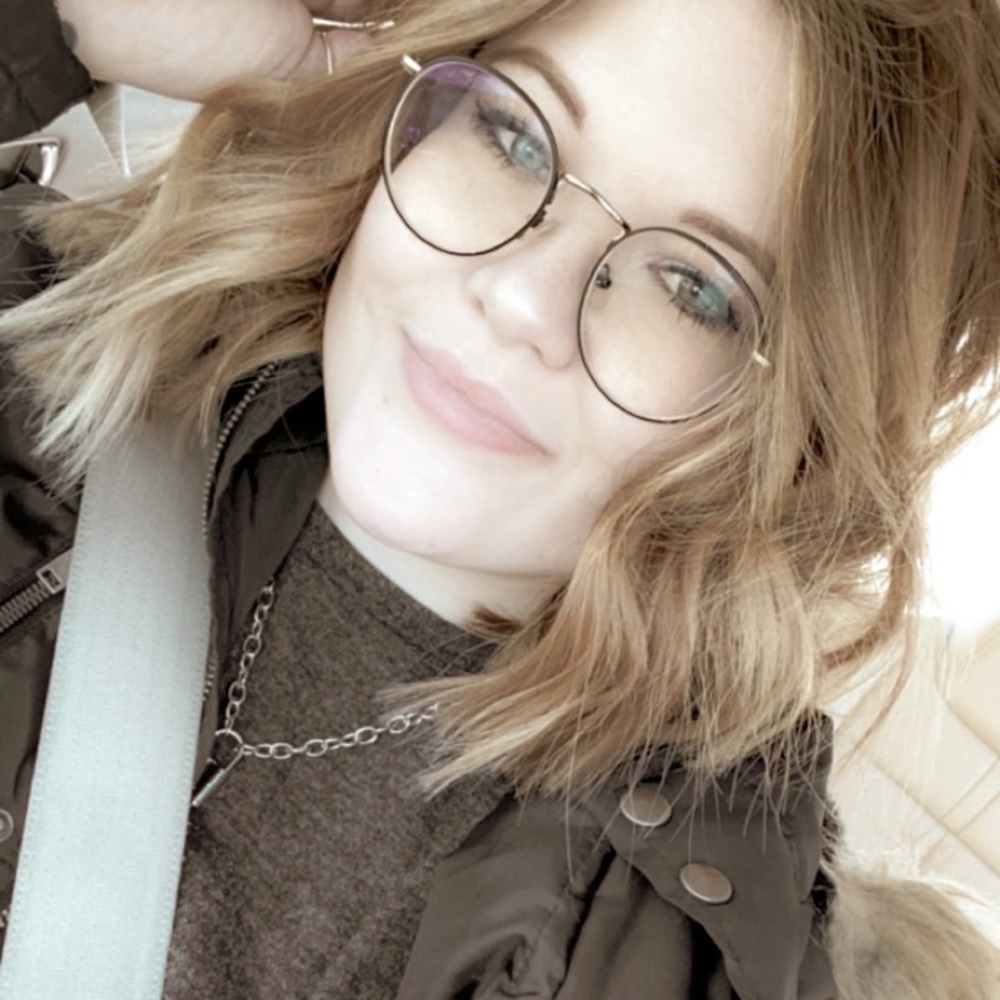 Meet your Posher, Kayla